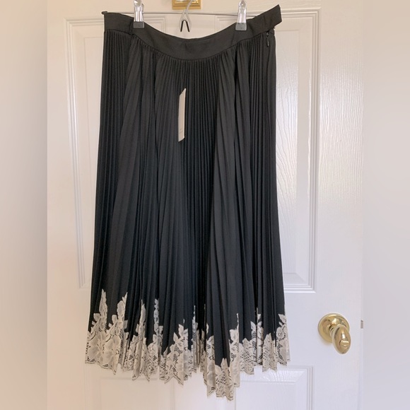 Robert Rodriguez Dresses & Skirts - NWT Robert Rodriguez: Designer Black Pleated Skirt, White Lace, Midi Length 8